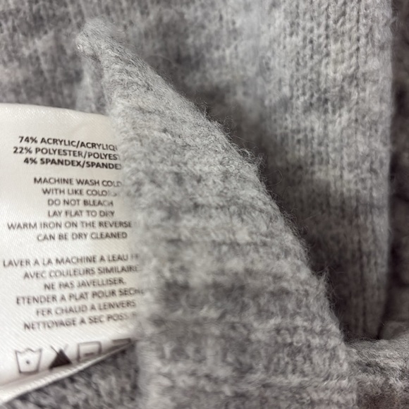 Vigoss Light Gray Women's Sweater - large - scoop neck - soft and cozy - Picture 4 of 5